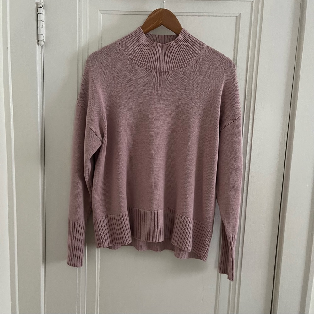 NWOT Gap Mockneck sweater